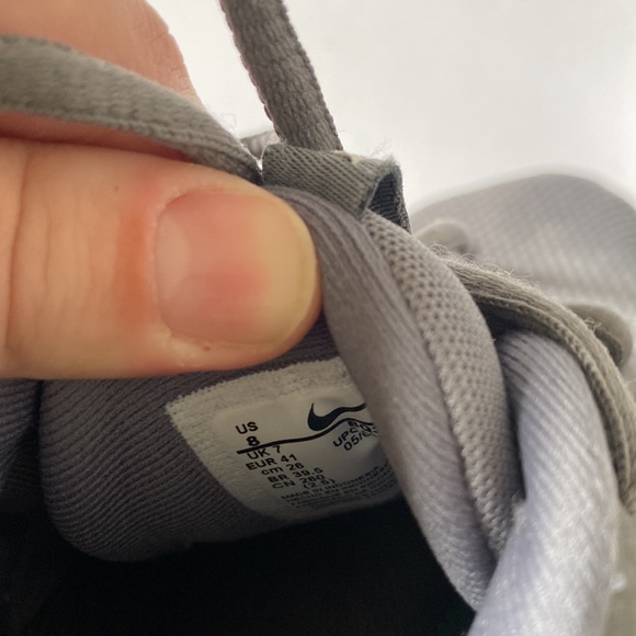 Nike Women Size 8 Gray Revolution Running Shoes - Picture 7 of 9